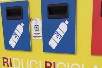 Eco-raccoglitore 'trasformerà' la plastica in biglietti per il bus