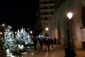 BUON NATALE con le foto delle luminarie di Bari